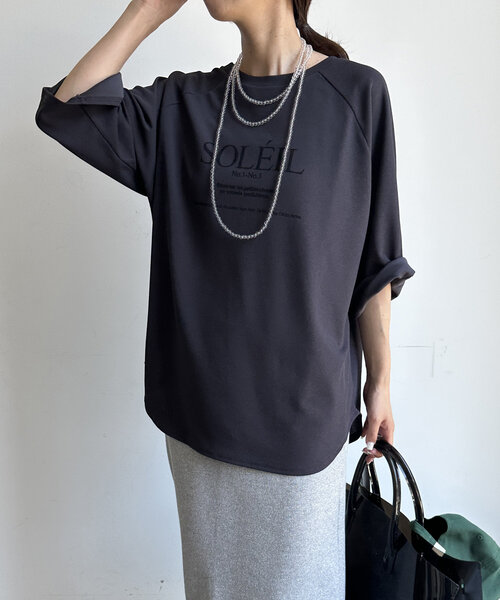 DouDou（ドゥドゥ）の「SOLEILジョーゼットロゴTEE（Tシャツ/カットソー・レディース・チャコールグレー/ホワイト/ベージュ・FREE）」の17枚目の写真