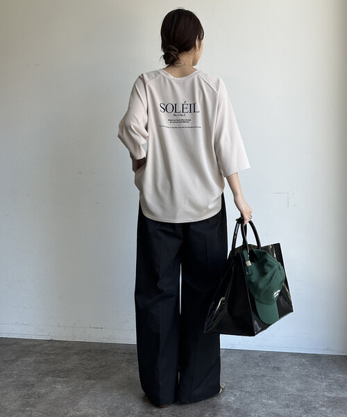 DouDou（ドゥドゥ）の「SOLEILジョーゼットロゴTEE（Tシャツ/カットソー・レディース・チャコールグレー/ホワイト/ベージュ・FREE）」の11枚目の写真