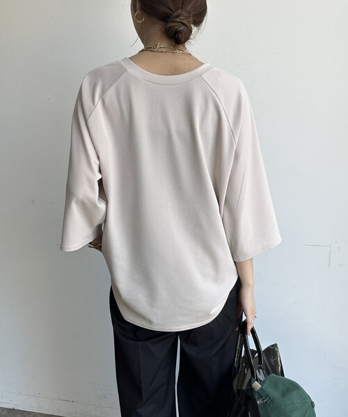 DouDou（ドゥドゥ）の「SOLEILジョーゼットロゴTEE（Tシャツ/カットソー・レディース・チャコールグレー/ホワイト/ベージュ・FREE）」の4枚目の写真