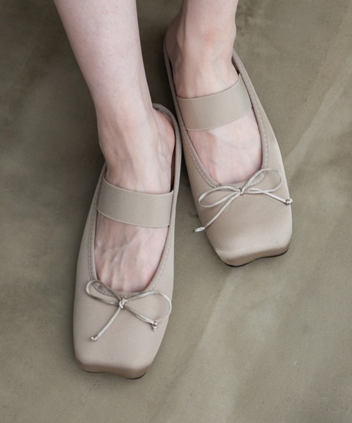 VACANCY（ヴァカンシー）の「スクエアバレーミュール（バレエシューズ・レディース・ベージュ/ブラック・LARGE/MEDIUM）」の2枚目の写真