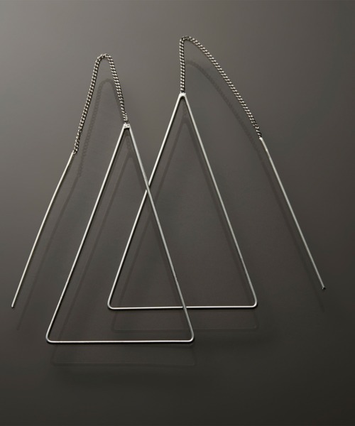 YArKA（ヤーカ）の「【YArKA/ヤーカ】narrow stick triangle earing(pierce)[pcps2] / 細棒三角ピアス（ピアス（両耳用）・レディース・シルバー・FREE）」の7枚目の写真