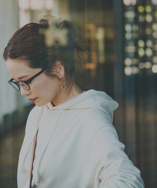 GLOBAL WORK（グローバルワーク）の「高山直子さんコラボ/ショートフーディー/EiiS/133551（パーカー・レディース・ブラック/グレー/オフホワイト・SMALL/X-SMALL）」の19枚目の写真