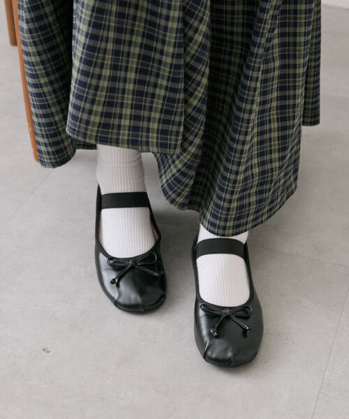 w closet（ダブルクローゼット）の「【５色展開】アソートバレエシューズ（パンプス・レディース・シルバー/ブラック/ブラック系その他2/ブラウン/ピンク・LARGE/MEDIUM）」の7枚目の写真