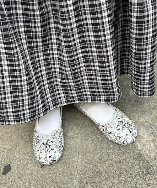 w closet（ダブルクローゼット）の「【５色展開】アソートバレエシューズ（パンプス・レディース・シルバー/ブラック/ブラック系その他2/ブラウン/ピンク・LARGE/MEDIUM）」の16枚目の写真