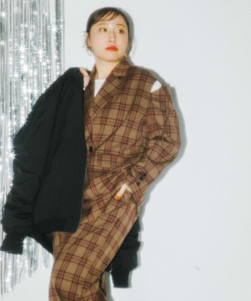 KBF（ケイビーエフ）の「BIGギャザースリーブMA-1（MA-1・レディース・ブラック/アイボリー/ブラック系その他・ONE）」の6枚目の写真