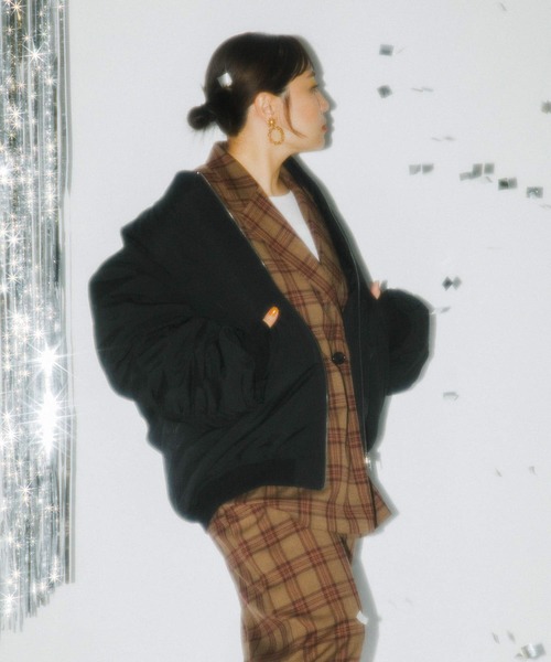 KBF（ケイビーエフ）の「BIGギャザースリーブMA-1（MA-1・レディース・ブラック/アイボリー/ブラック系その他・ONE）」の9枚目の写真