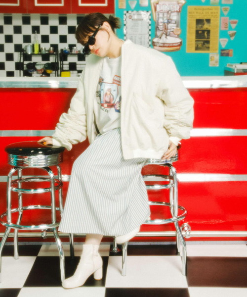 KBF（ケイビーエフ）の「BIGギャザースリーブMA-1（MA-1・レディース・ブラック/アイボリー/ブラック系その他・ONE）」の18枚目の写真