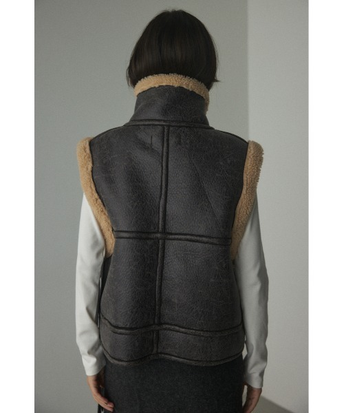 BLACK BY MOUSSY（ブラックバイマウジー）の「fake mouton vest