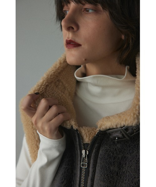 BLACK BY MOUSSY（ブラックバイマウジー）の「fake mouton vest