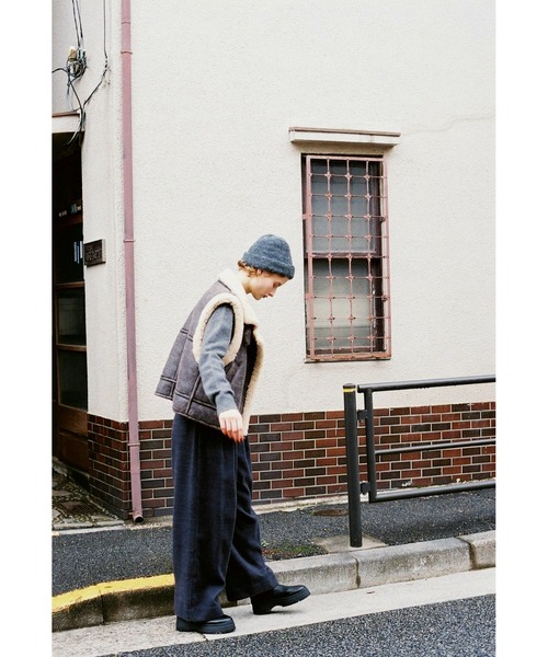 BLACK BY MOUSSY（ブラックバイマウジー）の「fake mouton vest