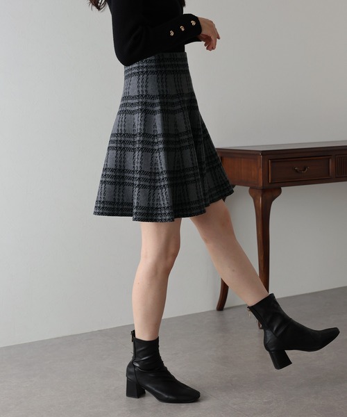 BLUEEAST（ブルーイースト）の「チェックニットミニマーメイドスカート（スカート・レディース・ブラウン/グレー/ベージュ/ブラック・MEDIUM）」の14枚目の写真