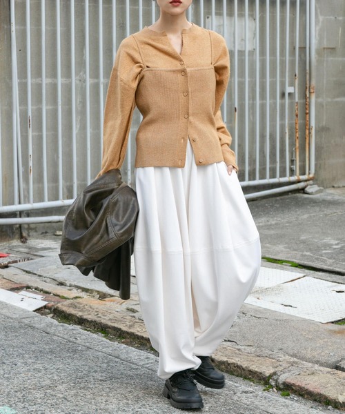 KBF（ケイビーエフ）の「WIDEレッグカーブパンツ（その他パンツ・レディース・オフホワイト/ブラック/ネイビー・ONE）」の2枚目の写真