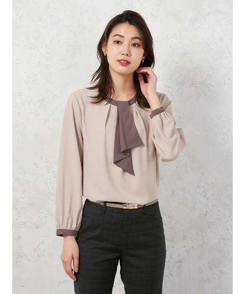 HARUYAMA(ハルヤマ)の「【ストレッチ】ラチネ織 配色ボウタイ 2WAYブラウス 9分袖 ウォッシャブル SOFFICE(シャツ/ブラウス・レディース・ベージュ/オフホワイト・S/M/L/LL)」の1枚目の写真