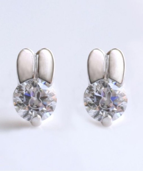 ミッフィーカットフェイスピアス