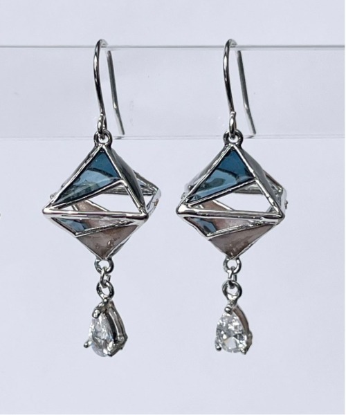 Zoule(ゾーラ)の「Zoule ゾーラ:MOROCCAN モロッカンシリーズ モロッコ triangle トライアングル ピアス(ピアス(両耳用)・レディース・シルバー/ゴールド・FREE)」の6枚目の写真