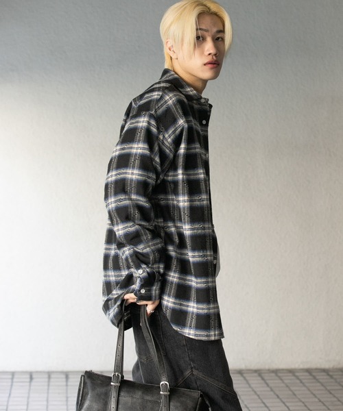 SENSE OF PLACE by URBAN RESEARCH(センスオブプレイスバイアーバンリサーチ)の「ダメージチェックルーズシャツ(シャツ/ブラウス・メンズ・ブラック/レッド/グリーン・LARGE/MEDIUM)」の6枚目の写真