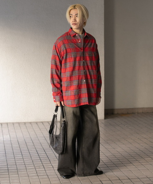 SENSE OF PLACE by URBAN RESEARCH(センスオブプレイスバイアーバンリサーチ)の「ダメージチェックルーズシャツ(シャツ/ブラウス・メンズ・ブラック/レッド/グリーン・LARGE/MEDIUM)」の15枚目の写真