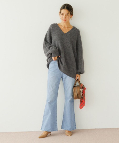 BAYFLOW（ベイフロー）の「[ウエストゴム・もも周りすっきり]ベーシックフレアデニム（デニムパンツ・レディース・サックスブルー/インディゴブルー・SMALL/MEDIUM/LARGE）」の5枚目の写真