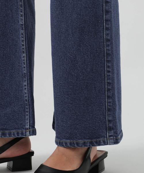 BAYFLOW（ベイフロー）の「[ウエストゴム・もも周りすっきり]ベーシックフレアデニム（デニムパンツ・レディース・サックスブルー/インディゴブルー・SMALL/MEDIUM/LARGE）」の21枚目の写真