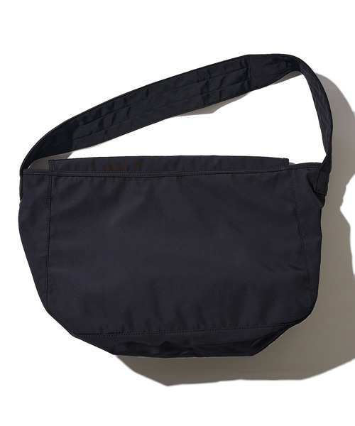OUTDOOR PRODUCTS（アウトドアプロダクツ）の「【OUTDOOR PRODUCTS / アウトドアプロダクツ】Nylon Messenger Bag / メッセンジャーバック（ショルダーバッグ・レディース・ブラック/グレー・FREE）」の5枚目の写真