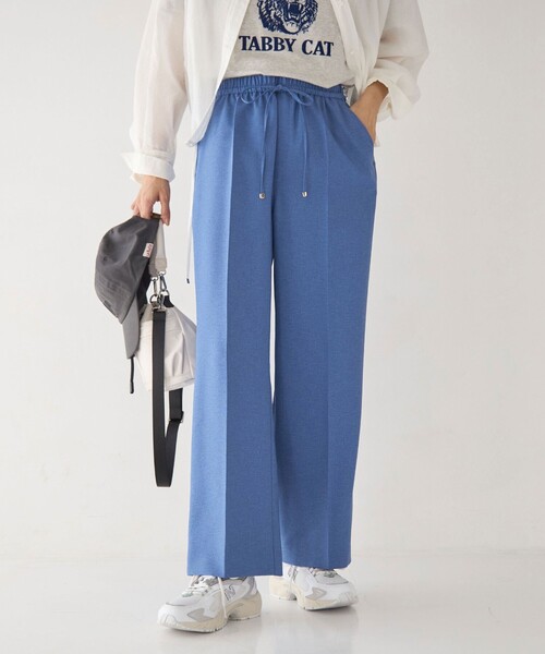 green label relaxing(グリーンレーベルリラクシング)の「【結論シリーズ】ニーハイフレアパンツ -マシンウォッシャブル-(その他パンツ・レディース・ベージュ/ネイビー/イエロー/ナチュラル/コバルトブルー・40/38/36/34/SHORT/TALL)」の4枚目の写真