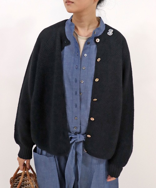 haupia（ハウピア）の「ちょうちょはどこに止まる。【ブローチ付きニット】（カーディガン/ボレロ・レディース・ブラック/サックスブルー/ラベンダー/ベージュ・MEDIUM）」の8枚目の写真