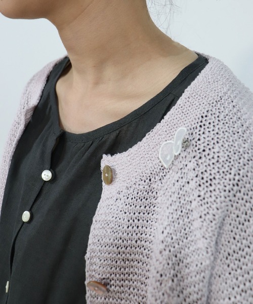 haupia（ハウピア）の「ちょうちょはどこに止まる。【ブローチ付きニット】（カーディガン/ボレロ・レディース・ブラック/サックスブルー/ラベンダー/ベージュ・MEDIUM）」の17枚目の写真