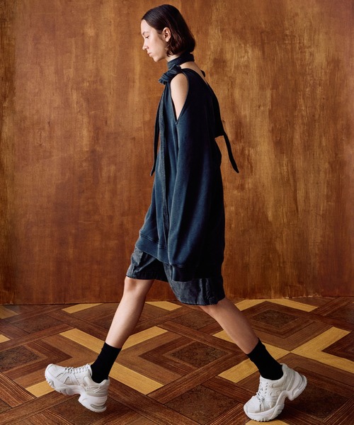 CHARLES & KEITH（チャールズ & キース）の「メッシュ コントラストトリムチャンキースニーカー（スニーカー・レディース・ホワイト/シルバー・25.5cm/25cm/24.5cm/23.5cm/23cm/22.5cm）」の5枚目の写真