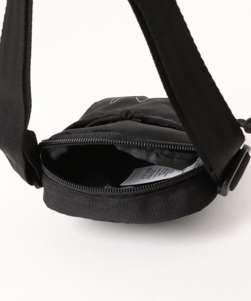 adidas（アディダス）の「adidas アディダス U AC FESTIVAL BAG バッグ IT7603 BLACK/WHITE（ボディバッグ/ウエストポーチ・メンズ・ブラック・FREE）」の4枚目の写真