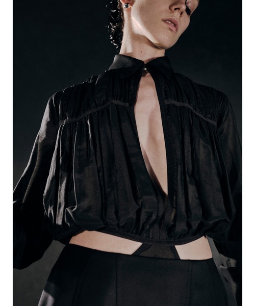 JOHN LAWRENCE SULLIVAN(ジョンローレンスサリバン)の「VOILE BODY SUIT GATHERED SHIRT(シャツ/ブラウス・レディース・ブラック/グレー・X-SMALL/SMALL)」の4枚目の写真