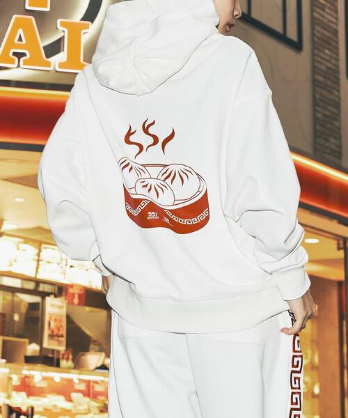 URBAN RESEARCH（アーバンリサーチ）の「551蓬莱×UR　SWEAT HOODIE（パーカー・メンズ・グレー系その他/ブラック/オフホワイト・X-LARGE/LARGE/MEDIUM）」の4枚目の写真