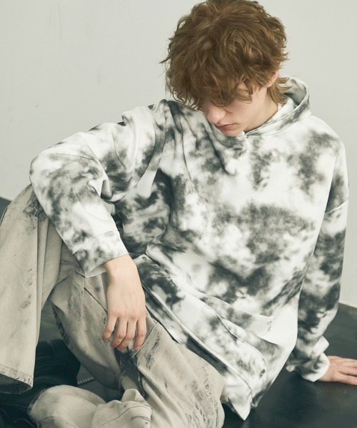 Shoowtime(ショウタイム)の「Marble pattern oversized pullover hoodie / マーブルパターンオーバーサイズプルオーバーパーカー(パーカー・メンズ・ブラック系/ホワイト系/ブラウン系/パープル系・MEDIUM/LARGE/X-LARGE)」の10枚目の写真