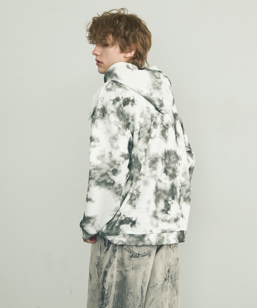 Shoowtime(ショウタイム)の「Marble pattern oversized pullover hoodie / マーブルパターンオーバーサイズプルオーバーパーカー(パーカー・メンズ・ブラック系/ホワイト系/ブラウン系/パープル系・MEDIUM/LARGE/X-LARGE)」の13枚目の写真