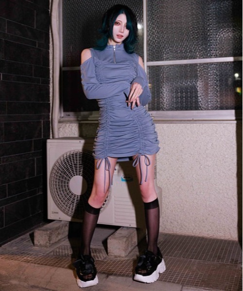 axes femme POETIQUE(アクシーズファムポエティック)の「ドロストデザインカットワンピース(ワンピース・レディース・グレー/ブラック・MEDIUM)」の3枚目の写真