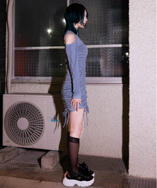 axes femme POETIQUE(アクシーズファムポエティック)の「ドロストデザインカットワンピース(ワンピース・レディース・グレー/ブラック・MEDIUM)」の4枚目の写真