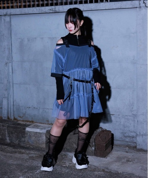 axes femme POETIQUE(アクシーズファムポエティック)の「ドロストデザインカットワンピース(ワンピース・レディース・グレー/ブラック・MEDIUM)」の7枚目の写真