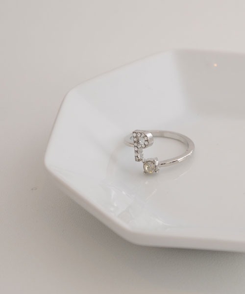 Mayree（メイリー）の「【float】イニシャル モチーフ シルバー リング【イニシャル展開】（リング・レディース・Z/X/Q/O/J/H/A/W/V/U/T/S/F/E/D/C/N/M/L/K/Y/R/P/I/G/B・FREE）」の16枚目の写真