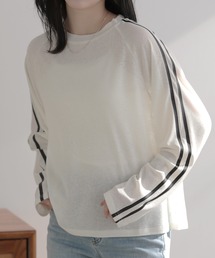 袖ラインシアートップス