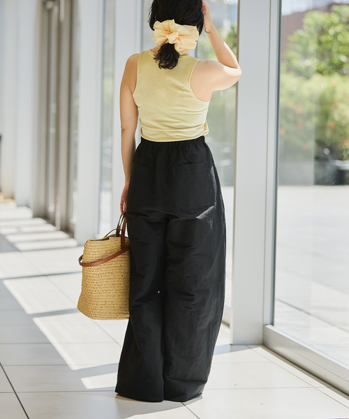 IENA LA BOUCLE(イエナラブークル)の「IENA LA BOUCLE コットンリネンスラブワイドパンツ(その他パンツ・レディース・ブラック/グリーン・38/36)」の10枚目の写真