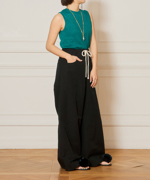 IENA LA BOUCLE(イエナラブークル)の「IENA LA BOUCLE コットンリネンスラブワイドパンツ(その他パンツ・レディース・ブラック/グリーン・38/36)」の18枚目の写真