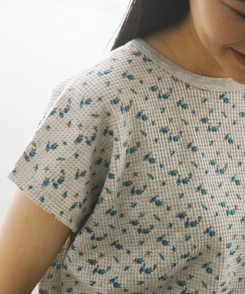 URBAN RESEARCH DOORS（アーバンリサーチドアーズ）の「『別注』Sports Wear×DOORS　ワッフルフレンチスリーブTシャツ（Tシャツ/カットソー・レディース・グレー系その他/アイボリー/グレー/ホワイト系その他・ONE）」の6枚目の写真