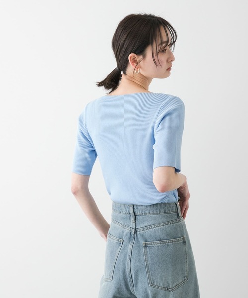 SENSE OF PLACE by URBAN RESEARCH（センスオブプレイスバイアーバンリサーチ）の「『一部WEB限定カラー』アシメネックハーフスリーブセーター（ニット/セーター・レディース・ベージュ/ライトグレー/ブラック/ライトブルー・ONE）」の20枚目の写真