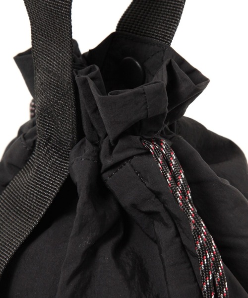 BAYFLOW（ベイフロー）の「BFロゴ入り保冷巾着バッグ（トートバッグ・レディース・ブルー/ブラック・0）」の9枚目の写真