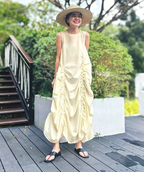 春名亜美さんコラボ ] シャーリングフリルワンピース