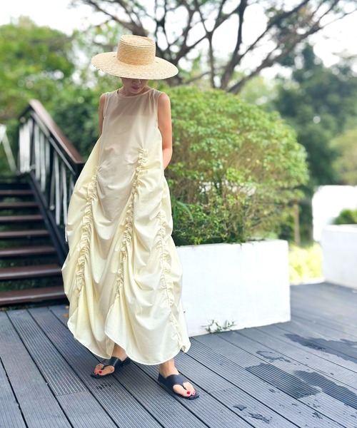 春名亜美さんコラボ ] シャーリングフリルワンピース