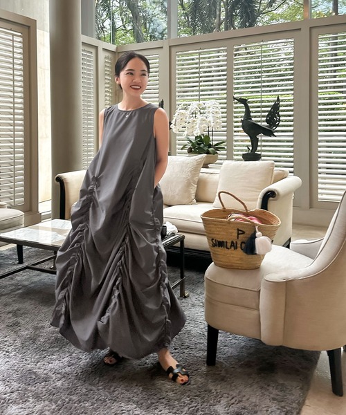 【人気ショップが最安値挑戦！】 春名亜美さんコラボ ] シャーリングフリルワンピース ワンピース