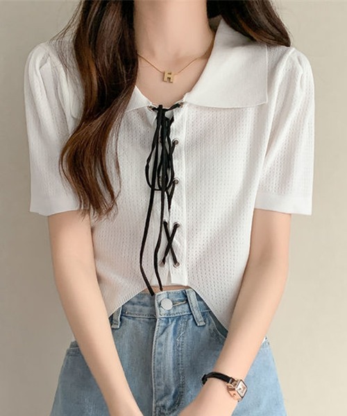Jasmine Grandiflorum(ジャスミングランディフローラム)の「【Jasmine】レースアップショート丈半袖トップス (SS)(Tシャツ/カットソー・レディース・ブラック/ホワイト/ベージュ・FREE)」の1枚目の写真