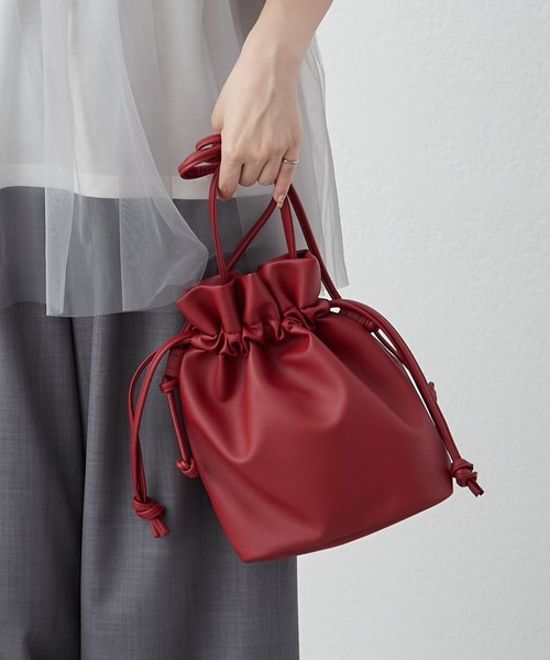 Remind me and forever（リマインドミーアンドフォーエバー）の「【ＥＣ】巾着２ＷＡＹショルダー（ショルダーバッグ・レディース・ブラック/ライトベージュ/シルバー/チャコールグレー/ホワイト/レッド/ライトブルーグレー/モカ・FREE）」の17枚目の写真