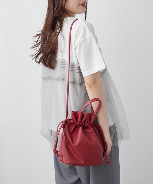 Remind me and forever（リマインドミーアンドフォーエバー）の「【ＥＣ】巾着２ＷＡＹショルダー（ショルダーバッグ・レディース・ブラック/ライトベージュ/シルバー/チャコールグレー/ホワイト/レッド/ライトブルーグレー/モカ・FREE）」の15枚目の写真