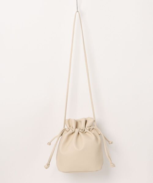 Remind me and forever（リマインドミーアンドフォーエバー）の「【ＥＣ】巾着２ＷＡＹショルダー（ショルダーバッグ・レディース・ブラック/ライトベージュ/シルバー/チャコールグレー/ホワイト/レッド/ライトブルーグレー/モカ・FREE）」の20枚目の写真